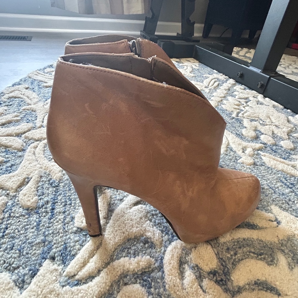 Jessica Simpson Tan Booties Size 10